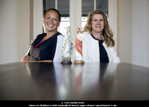 170831 Debora van Zijl (links) en Gisela Zuyderwijk