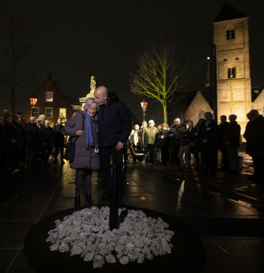 299123 Onthulling Holocaust monument Naaldwijk